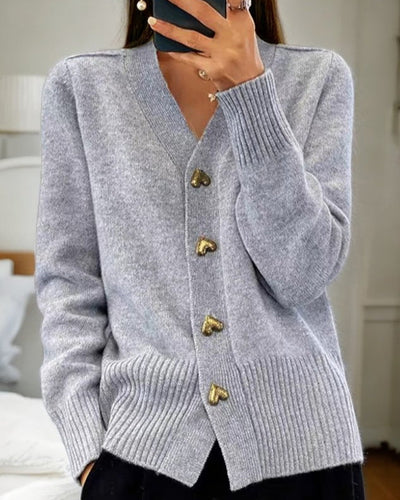 Adèle | Elegancki Sweter z Guzikami w Kształcie Serca